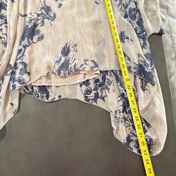 Tendenze 100% Silk Beige Blue Floral‎ Kimono Asymmetrical Flowy Blouse Italy - Picture 5 of 9